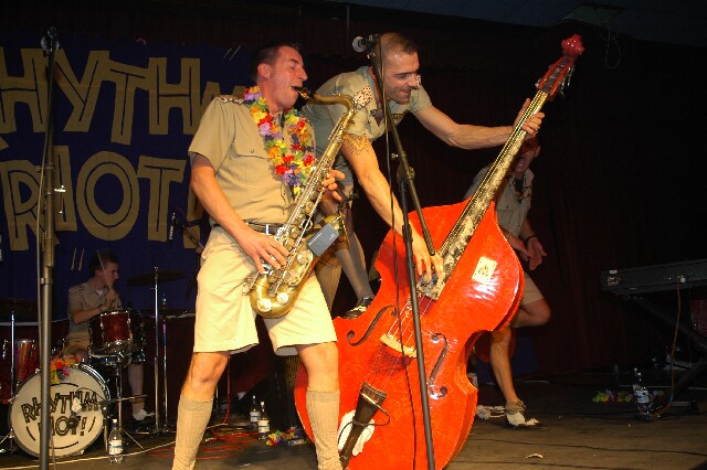 min 2005 11 27 riot 745